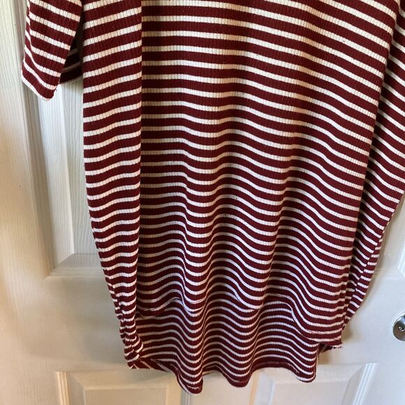 LulaRoe Blouse Top Women’s Size XS Oversized Striped Burgundy And White - Picture 5 of 13